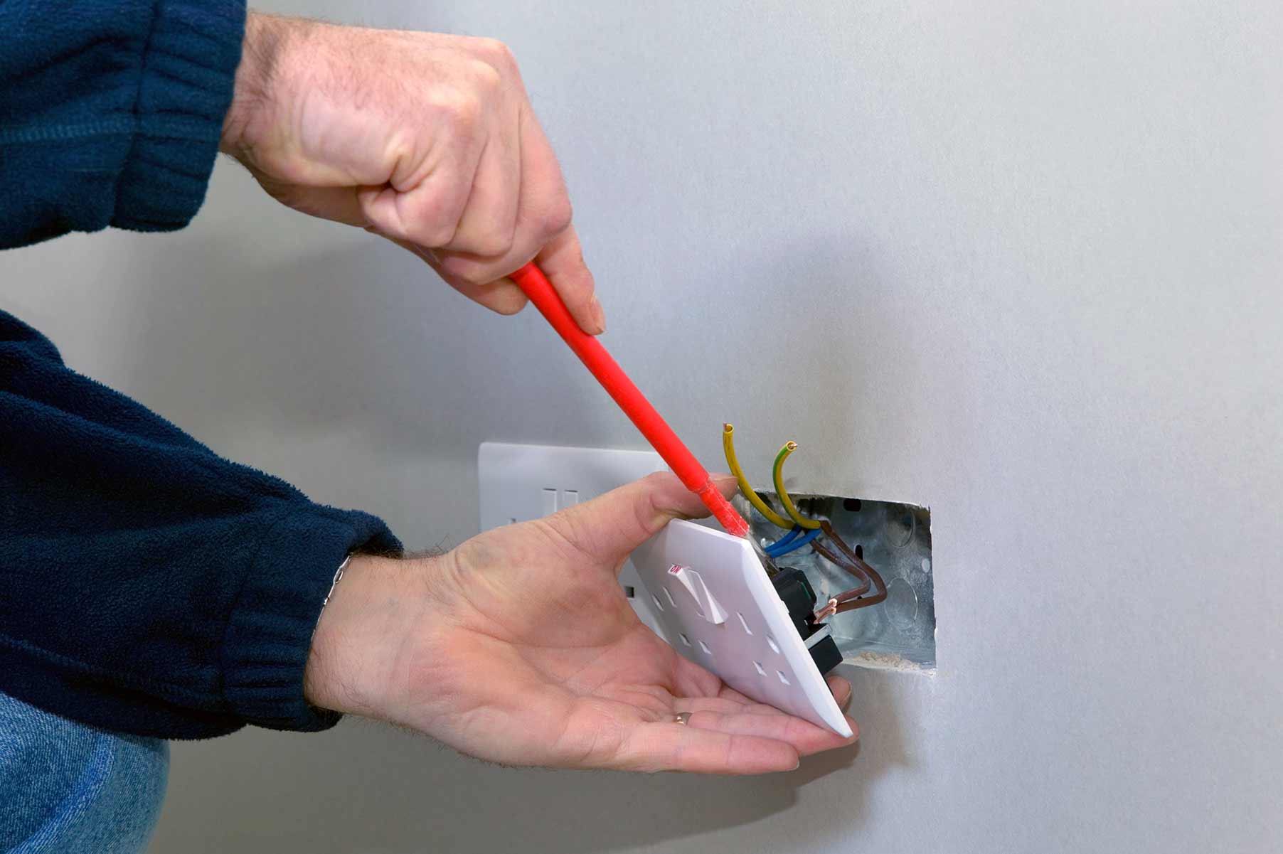 Our electricians can install plug sockets for domestic and commercial proeprties in Beckenham and the local area. 